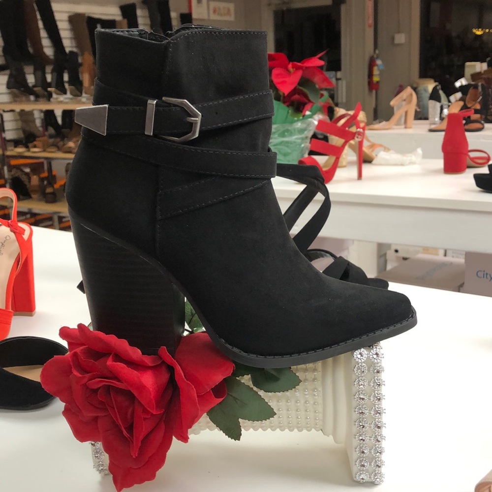 Black Ankle Booties 🔥 - Picture 3 of 3